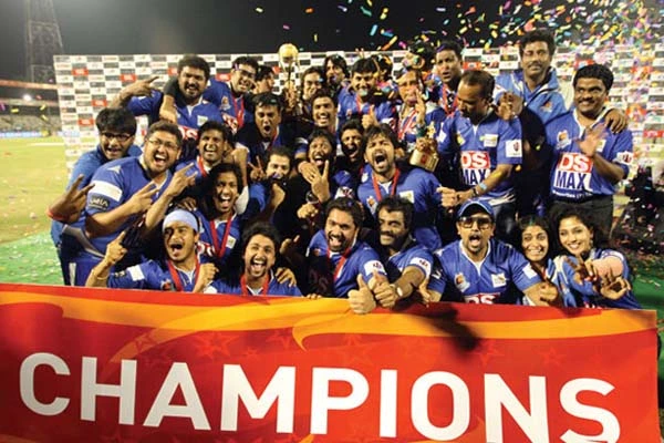 Karnataka-Bulldozers-Winning-Moment-pic-CCL-Season-3-Winner-Image